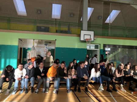 Mladi iz različnih evropskih držav z učenci OŠ Šalovci o digitalizaciji 5